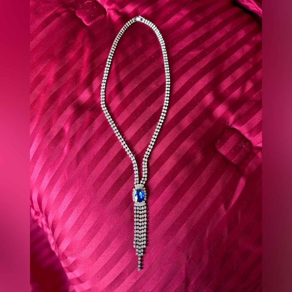 Princess Kate sapphire diamond necklace replica